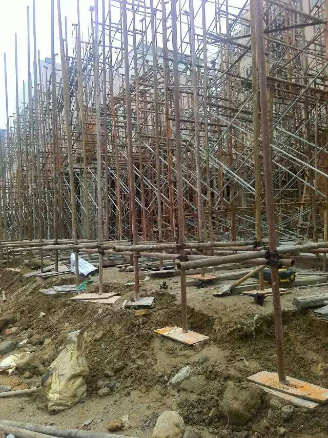 排柵鋼管搭建 (3)